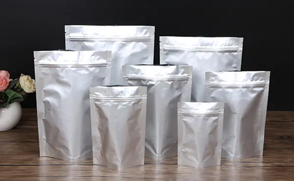 What are the differences between aluminum foil bags and plastic bags?