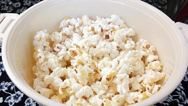 How to make Popcorn in a Microwave 
